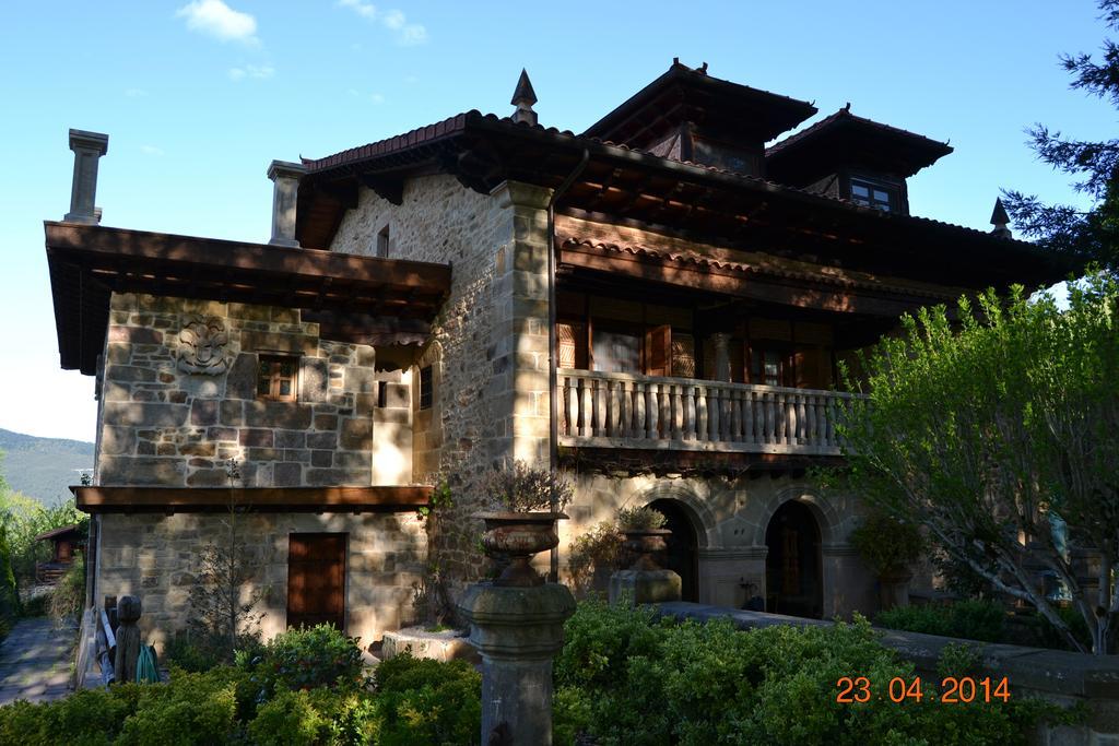 Palacio De Trasvilla Escobedo Eksteriør bilde